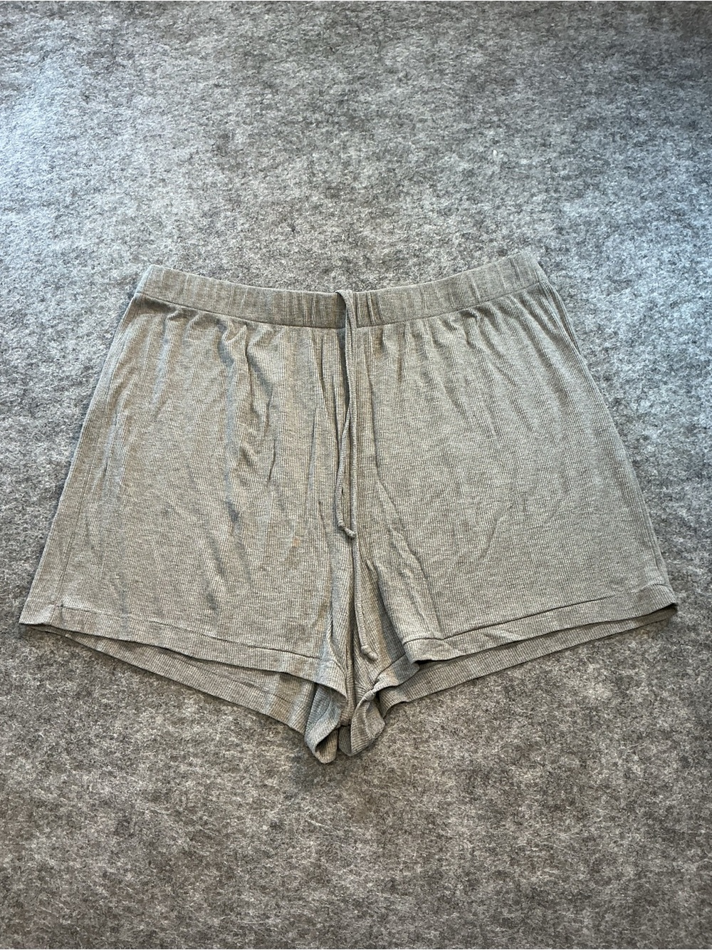 SKIMS Women's Gray Sleep Shorts - Lightweight Lounge Shorts Size 2X
